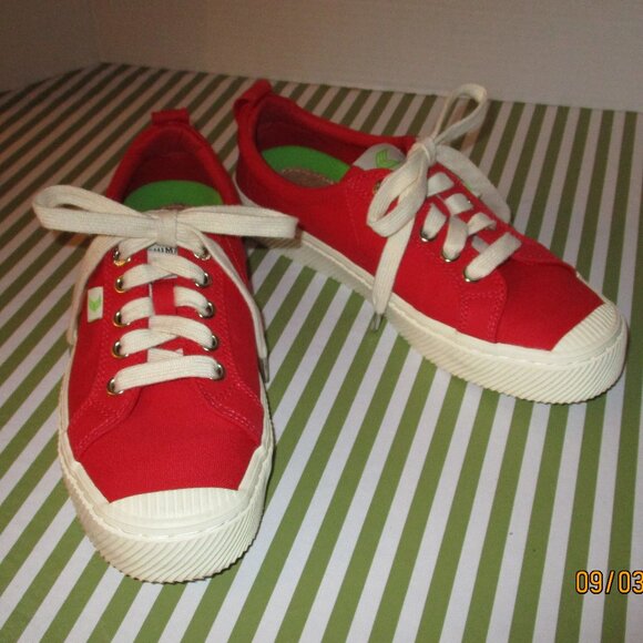 Cariuma OCA Low Sneakers - Picture 16 of 16